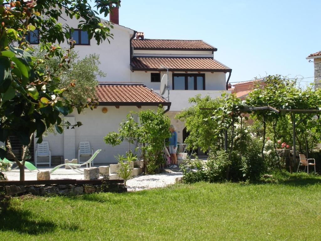 Holiday Apartment In Funtana With Balcony, Air Conditioning, Wifi, Washing Machine 4982-1 Exterior foto